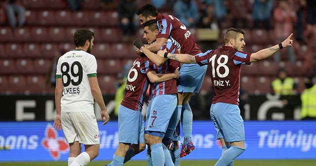 Trabzonspor  Akhisar Belediyespor&#039;u 2-0 mağlup etti