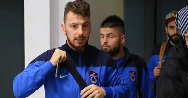 Trabzonsporlu futbolcu hastaneye kaldırıldı