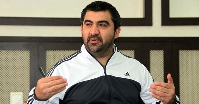 Ümit Özat istifa etti
