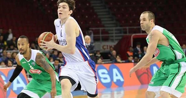 Anadolu Efes ligde de formda