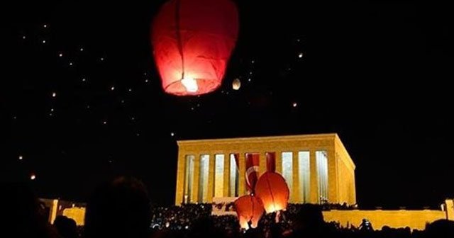 Anıtkabir&#039;de 1915 &#039;barış balonu&#039; uçuruldu