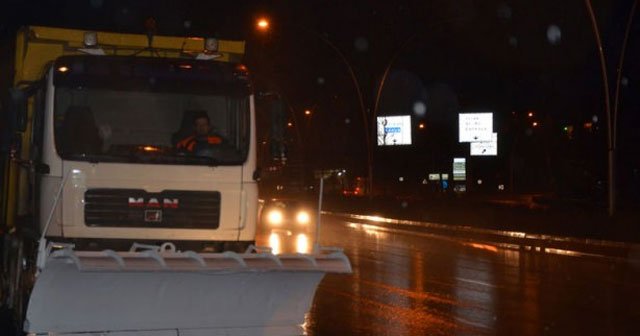 Ankara&#039;da kar yağışı vatandaşı şaşırttı