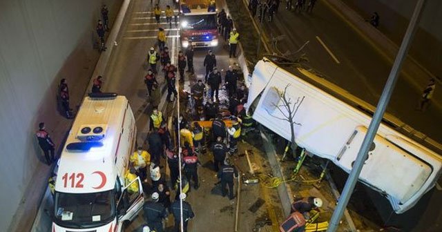 Ankara&#039;da otobüs kazası, 10 yaralı