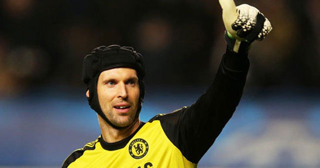 Arsenal Petr Cech&#039;in kararını bekliyor