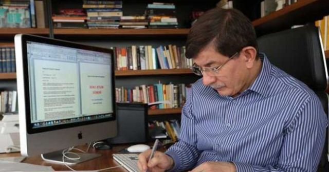 Başbakan Davutoğlu, tek başına çalışıyor