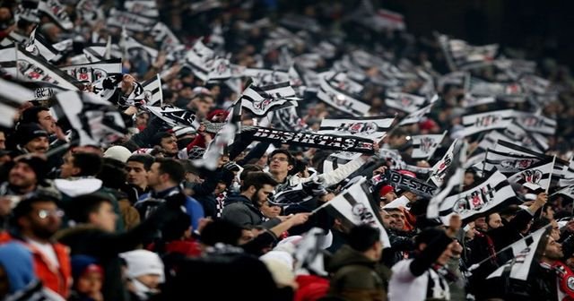 Beşiktaş&#039;ın yabancıları taraftara hayran