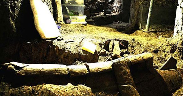 Beyoğlu&#039;nun altında 1500 yıllık Bizans mezarları çıktı