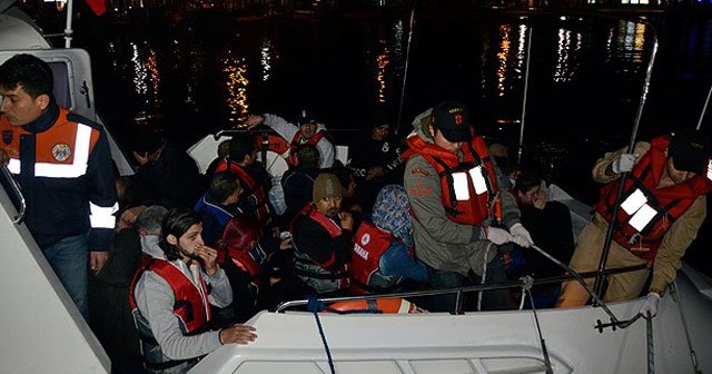 Boğulma tehlikesi geçiren 33 kaçak kurtarıldı