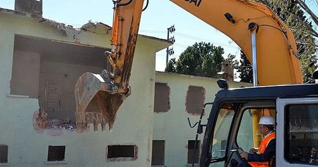 Cezaevini &#039;Bakan&#039; yıktı