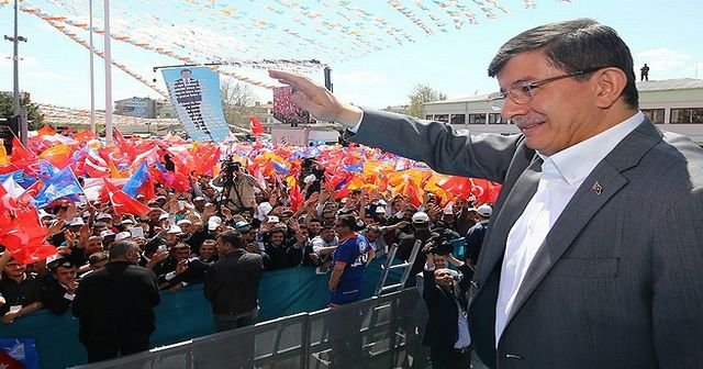 Davutoğlu, &#039;Kimse Taksim&#039;de yeni bir kaos çıkarmasın&#039;