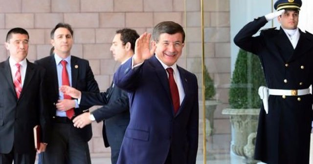 Davutoğlu&#039;ndan bakanlar ve eşlerine yemek