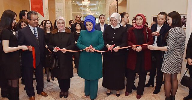 Emine Erdoğan Kazakistan&#039;da sergi açılışı yaptı