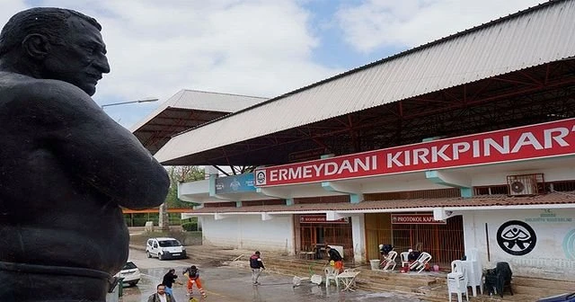 Er Meydanı'nda temizlik başladı