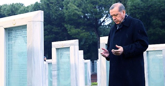 Erdoğan, Çanakkale şehitleri için &#039;Dua&#039; şiirini okudu