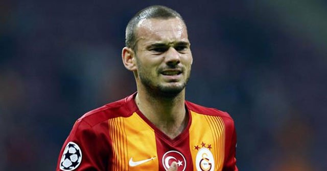 Galatasaray&#039;da Sneijder sakatlandı!