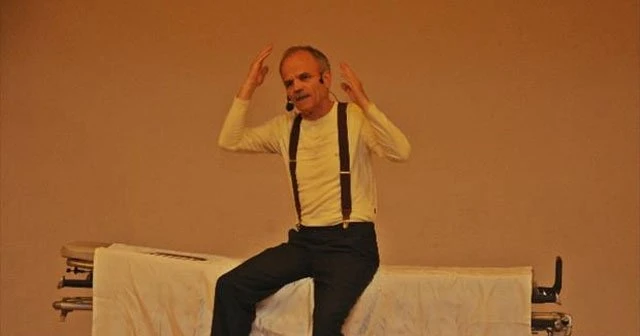 Hastane koridorlarından sahneye taşınan bir hayat