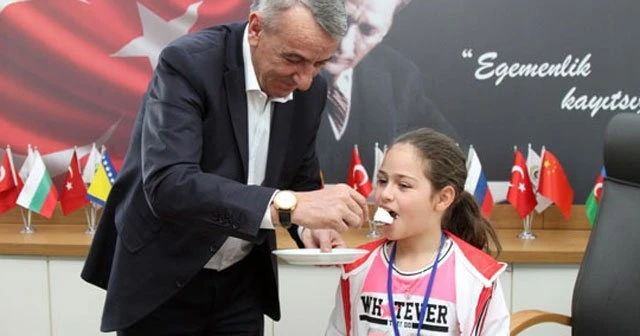 Hayat'a sürpriz doğum günü