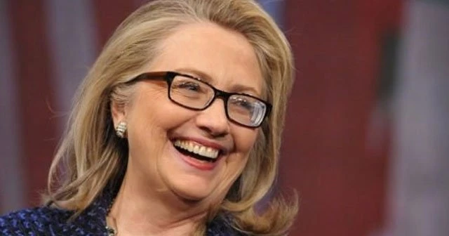 Hillary Clinton adaylığını resmen açıkladı