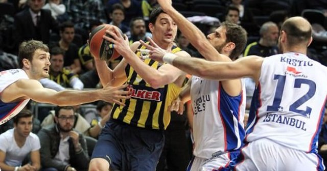 Fenerbahçe Ülker ve Anadolu Efes çeyrek finale yükseldi