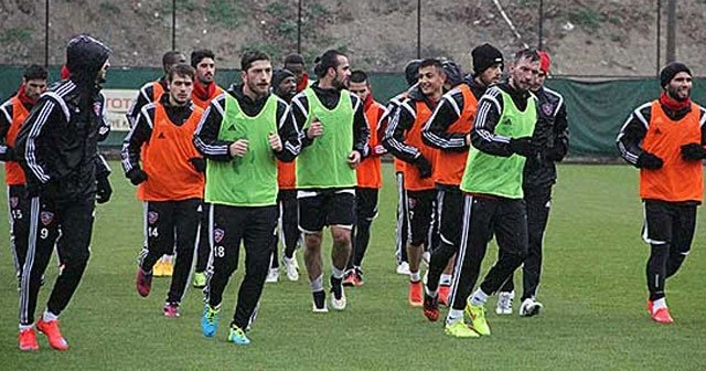 Karabükspor'da kadro dışı bırakılan Vioala affedildi