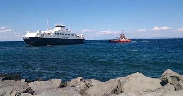 Karaya oturan feribot kurtarıldı