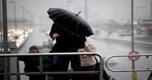 Meteoroloji&#039;den İstanbul için fırtına ve sürekli yağış uyarısı