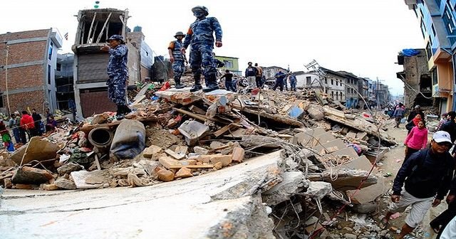 Nepal&#039;de ölü sayısı 3 bin 300&#039;e yükseldi