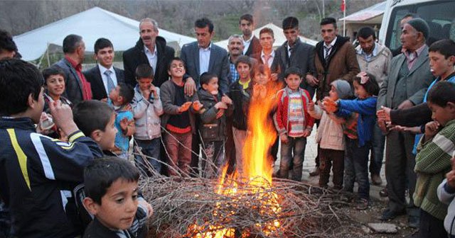 Nisan ayında yağan kar düğünleri vurdu