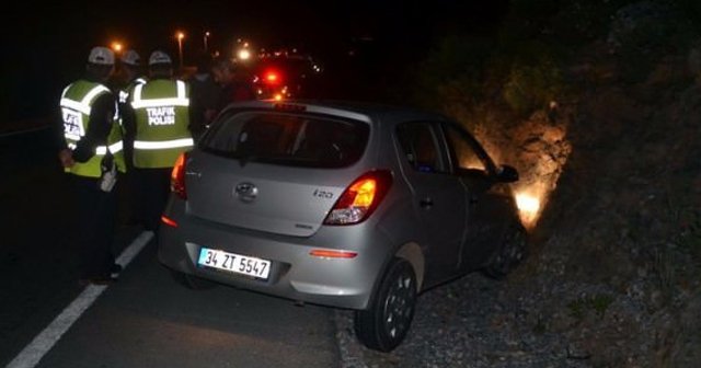 Polis otosuna çarpıp kaçtılar