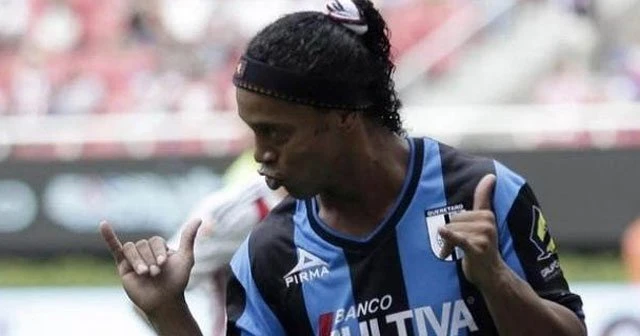 Ronaldinho futbolu bırakıyor