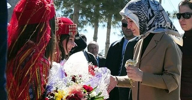 Sare Davutoğlu, 'Çocuklarımızın sağlığı mutluluğumuzdur'