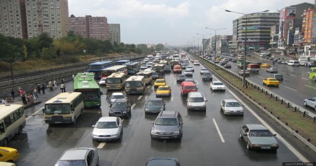 Tatil başlıyor İstanbul&#039;da yollar kilit