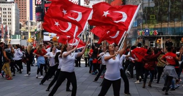 Times Meydanı&#039;nda Türk Şöleni