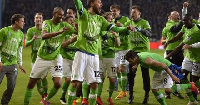 Wolfsburg güle oynaya Dortmun&#039;a rakip oldu