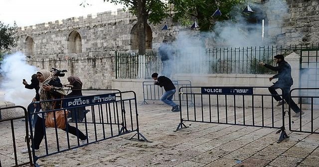 Yahudi yerleşimciler yine Mescid-i Aksa&#039;ya girdi