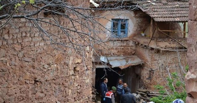 Yaşlı kadın evinde ölü olarak bulundu