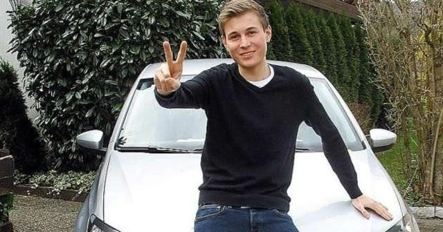 Yolda yürürken araba sahibi oldu