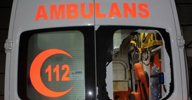 Yüksekova&#039;da ambulansa molotoflu saldırı