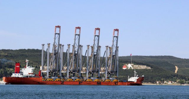 38 bin tonluk gemi Çanakkale Boğazı&#039;ndan geçti