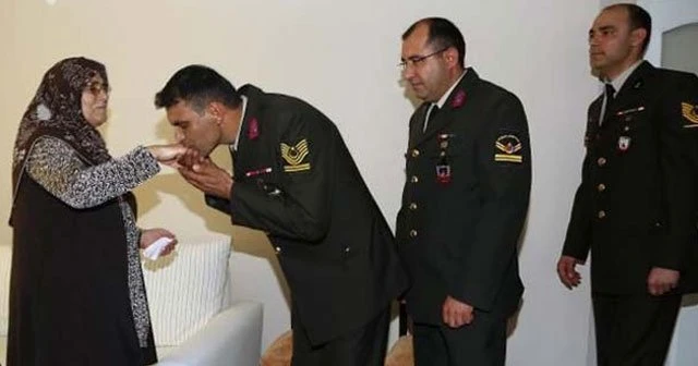 4 oğlu da asker olan anneye Genelkurmay'dan sürpriz