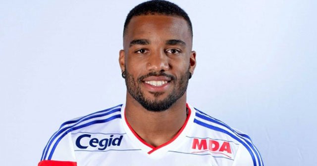 Alexandre Lacazette Chelsea’nin takibinde