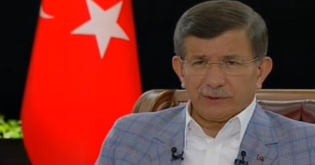 Başbakan Davutoğlu&#039;ndan canlı yayında önemli açıklamalar