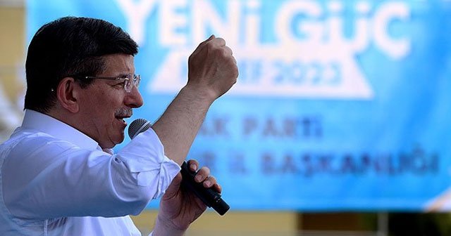 Başbakan Davutoğlu, &#039;Problemimiz darbecilerle&#039;