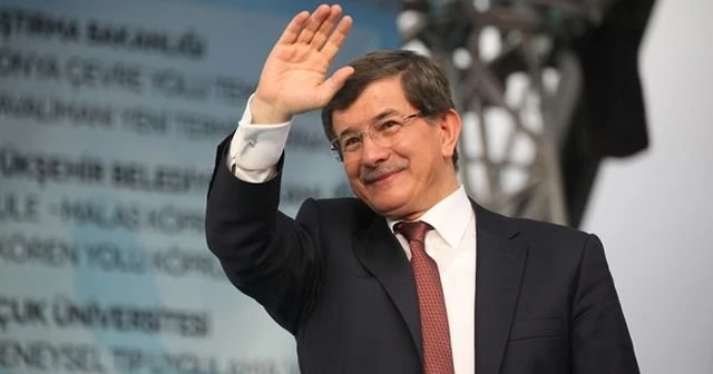 Başbakan Davutoğlu Van‘da halka hitap etti