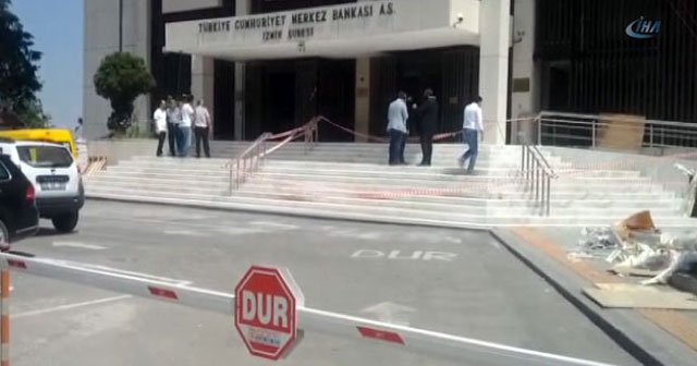 Başbakanlık ofisi önünde bomba paniği