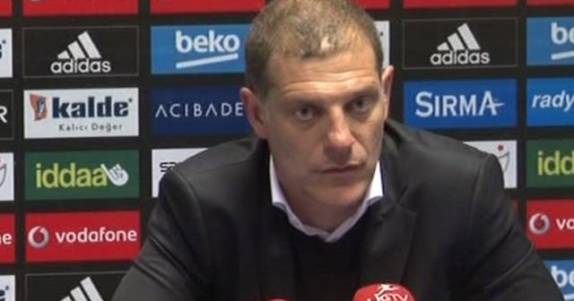 Beşiktaş&#039;ın efsanesi Slaven Bilic&#039;i topa tuttu