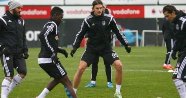 Beşiktaş&#039;ta Opare sevinci