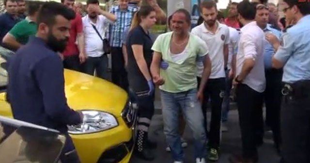 Beyoğlu&#039;nda taksiciye öldüresiye dayak
