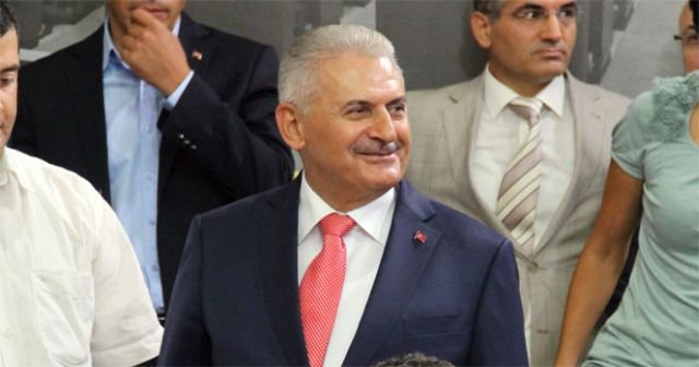 Binali Yıldırım, Kemal Kılıçdaroğlu&#039;na hızlı tren bileti kestirdi