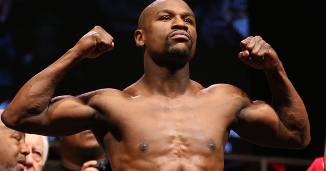 Boks efsanesi Mayweather&#039;in menajerine dava açtı